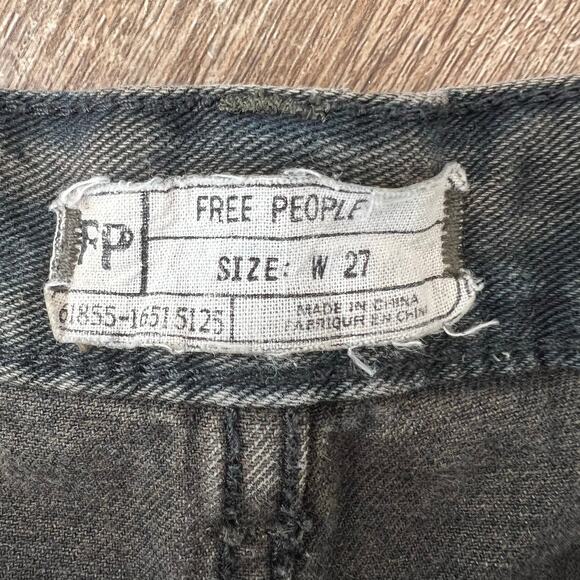 Free People Black Distressed Button Fly Jean Shorts Raw Hem Split Seam - Picture 4 of 4